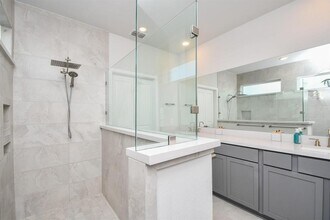 8918 Riverton Rdg Rd in Cypress, TX - Foto de edificio - Building Photo