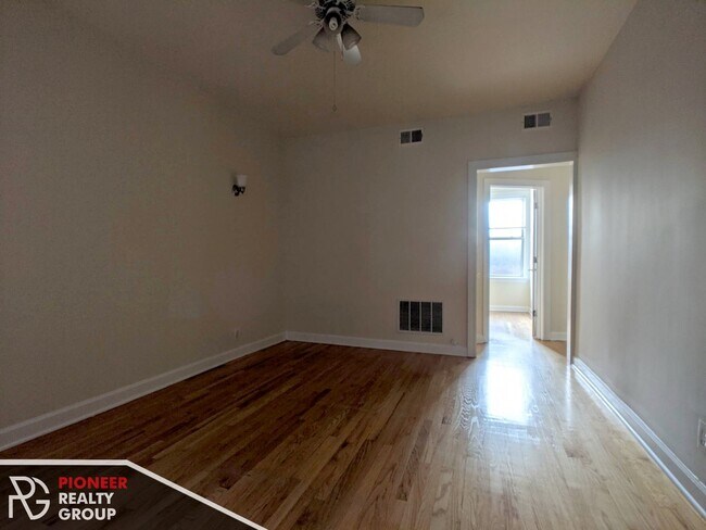 533 W Aldine in Chicago, IL - Building Photo - Building Photo