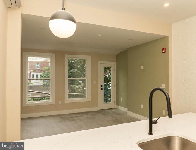 223 S 44th St in Philadelphia, PA - Building Photo - Building Photo