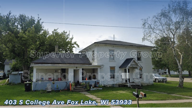 403 S College Ave in Fox Lake, WI - Building Photo