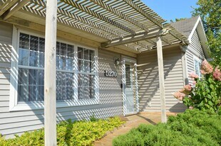 5270 Summer Ridge Dr in Madison, WI - Building Photo