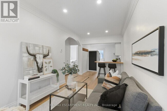 78 Delena Ave N in Hamilton, ON - Building Photo - Building Photo