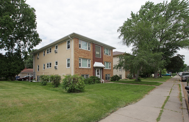 5532-5542 Nicollet Ave in Minneapolis, MN - Building Photo - Building Photo