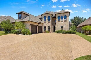 2310 Vienna Dr in Granbury, TX - Building Photo