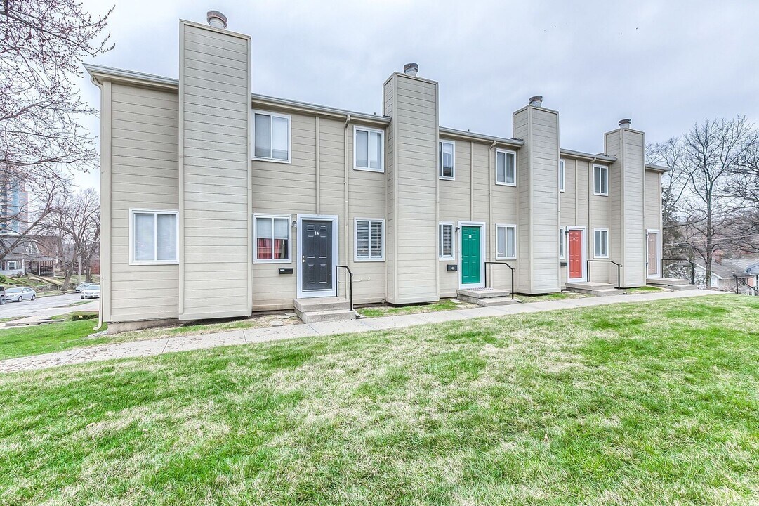 4420 Jarboe St in Kansas City, MO - Building Photo
