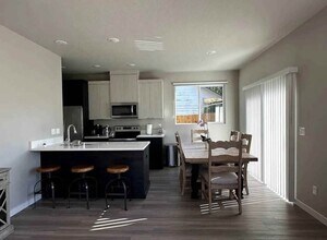 109 Hill Dr in Cathlamet, WA - Building Photo - Building Photo