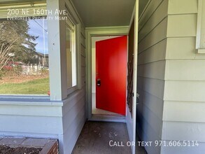 200 NE 160th Ave in Portland, OR - Building Photo - Building Photo