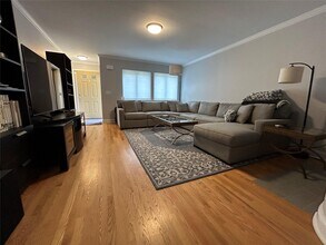 277 Maplewood Dr in South Salem, NY - Building Photo - Building Photo