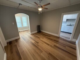 127 Westford St in Lowell, MA - Building Photo