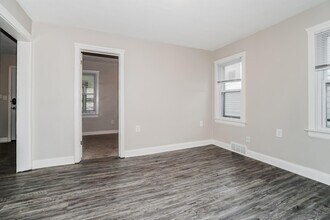 19431 Tyronne Ave in Euclid, OH - Building Photo - Building Photo