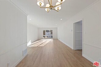 1252 N Crescent Heights Blvd in West Hollywood, CA - Building Photo - Building Photo