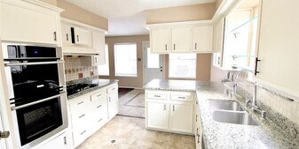 2835 Cotton Stock Dr in Sugar Land, TX - Building Photo