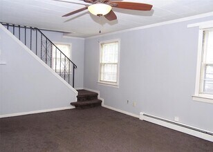 152 W Yaphank Rd in Coram, NY - Building Photo - Building Photo
