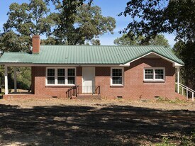 120 Menton St in Gordon, GA - Building Photo