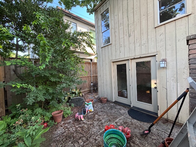 2137 Branard St in Houston, TX - Building Photo
