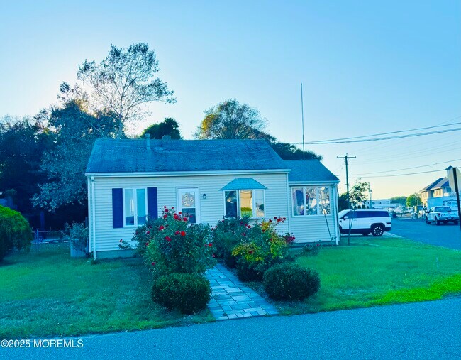 15 Vessel Dr in Ocean Township, NJ - Building Photo - Building Photo