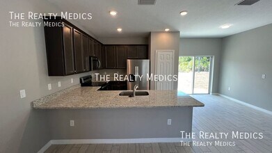 736 Halton Ave SW in Palm Bay, FL - Building Photo - Building Photo