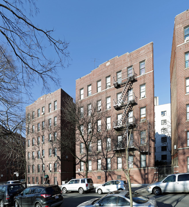 Glenville Apartments in Bronx, NY - Building Photo