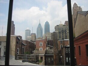 1535 Lombard St, Unit 2 in Philadelphia, PA - Building Photo - Building Photo