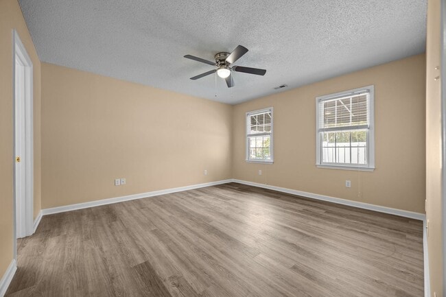 101 Fairwoods Ct in Dunn, NC - Building Photo - Building Photo