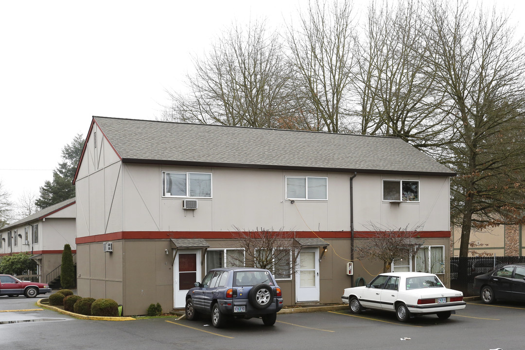 Marla Manor Apartments in Portland, OR - Foto de edificio