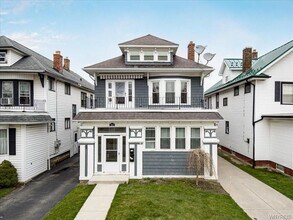 252 Cumberland Ave in Buffalo, NY - Foto de edificio - Building Photo
