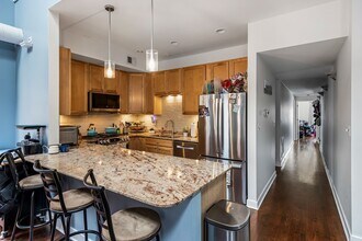 811 W Superior St in Chicago, IL - Building Photo - Building Photo