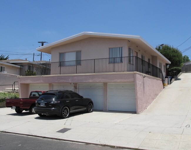 7849-7851 Flight Ave in Los Angeles, CA - Building Photo - Building Photo