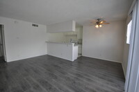 5921 Whitsett Ave, Unit 209 in Los Angeles, CA - Building Photo - Building Photo