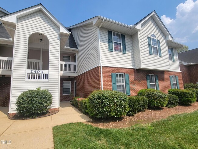 property at 2423 Wellington Ridge Loop