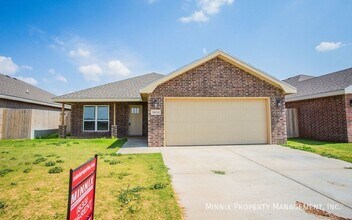 8415 10th Pl in Lubbock, TX - Building Photo - Building Photo