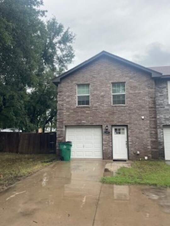 1491 N Columbia in Stephenville, TX - Building Photo