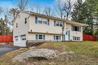 10 Hanover Dr in Monticello, NY - Building Photo - Building Photo