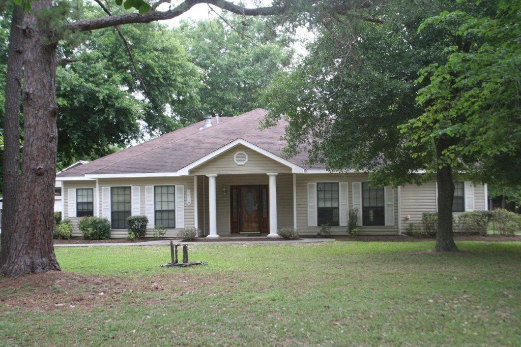 12223A Old Huffmeister Rd in Cypress, TX - Foto de edificio