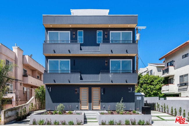 4333 Dixie Canyon Ave in Los Angeles, CA - Building Photo - Building Photo