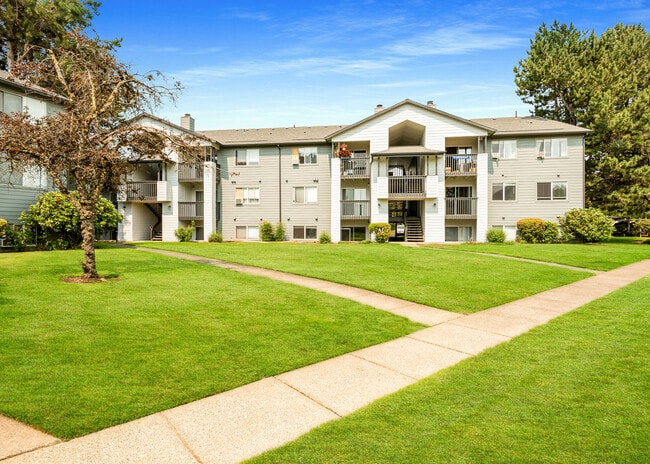 Lumina Apartments in Gresham, OR - Foto de edificio - Building Photo