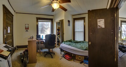 112 S Mills St, Unit 1 in Madison, WI - Building Photo - Building Photo