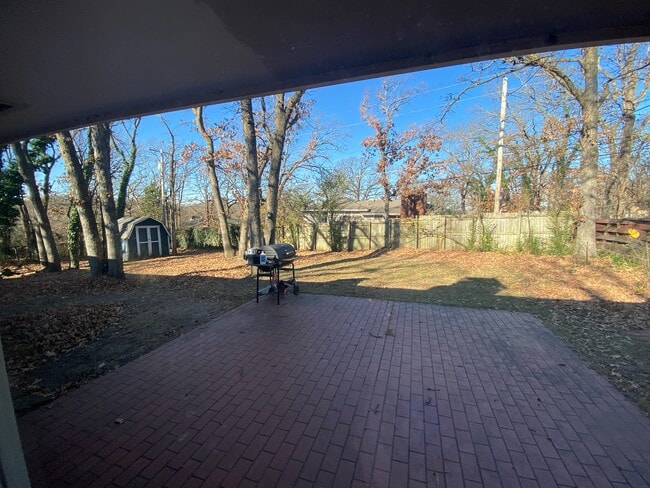 property at 1317 Oakdale Dr