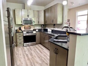 737 241st Ln SE, Unit 737 241st LN SE in Sammamish, WA - Building Photo - Building Photo