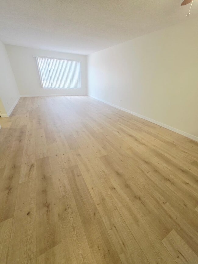 1105 Melrose Ave in Glendale, CA - Building Photo - Building Photo