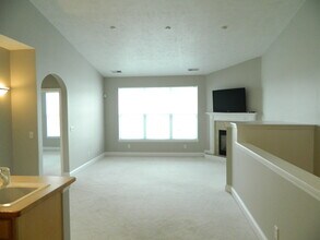 248 Adams Pointe Blvd, Unit 5 in Mars, PA - Foto de edificio - Building Photo