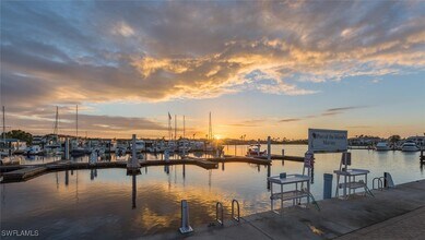 242 Newport Dr in Naples, FL - Building Photo - Building Photo