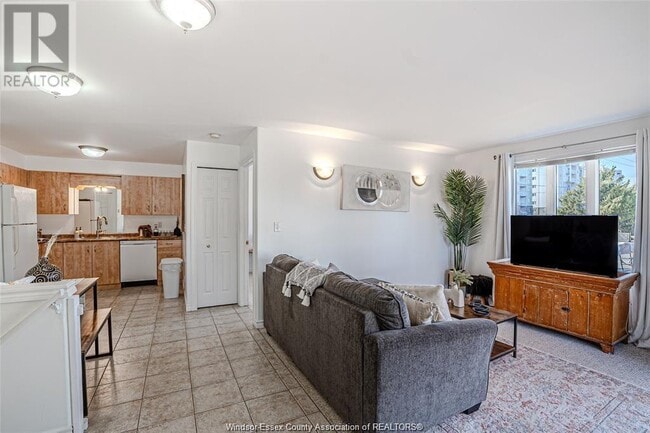 1708 Banwell Rd in Windsor, ON - Building Photo - Building Photo