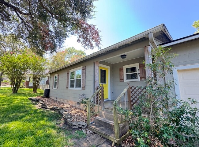 property at 1704 S Park St