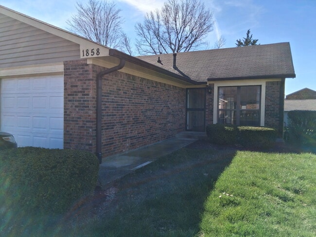 1858 Queensbridge Cir, Unit 1858