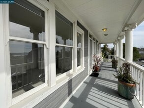 216 Kentucky St in Vallejo, CA - Building Photo - Building Photo