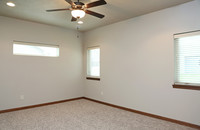 Bison Townhomes in Sioux Falls, SD - Building Photo - Building Photo