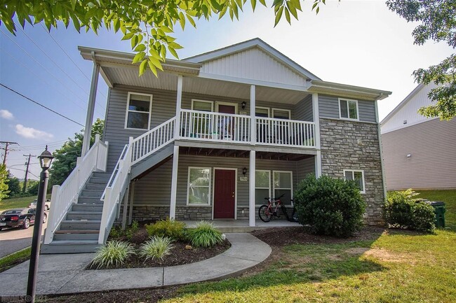 property at 1910 Tabor Village Dr