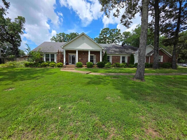 2318 N Rodney Parham Rd