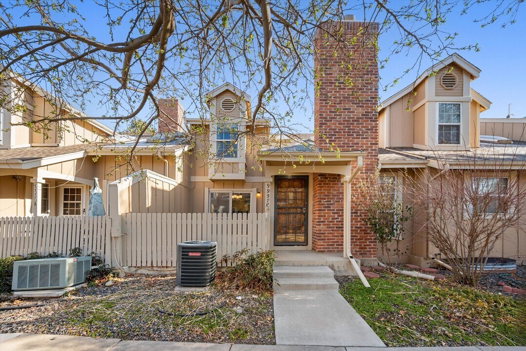 9957 Grove Way in Westminster, CO - Building Photo